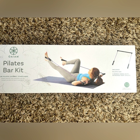 Gaiam Pilates Bar Kit with Resistance Bands & Foot Straps – NIB - Picture 1 of 3